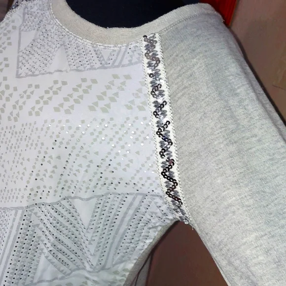 NWT Women's Jolt For Vanity Gray Aztec Patterned Sheer Knit Top - Picture 2 of 12